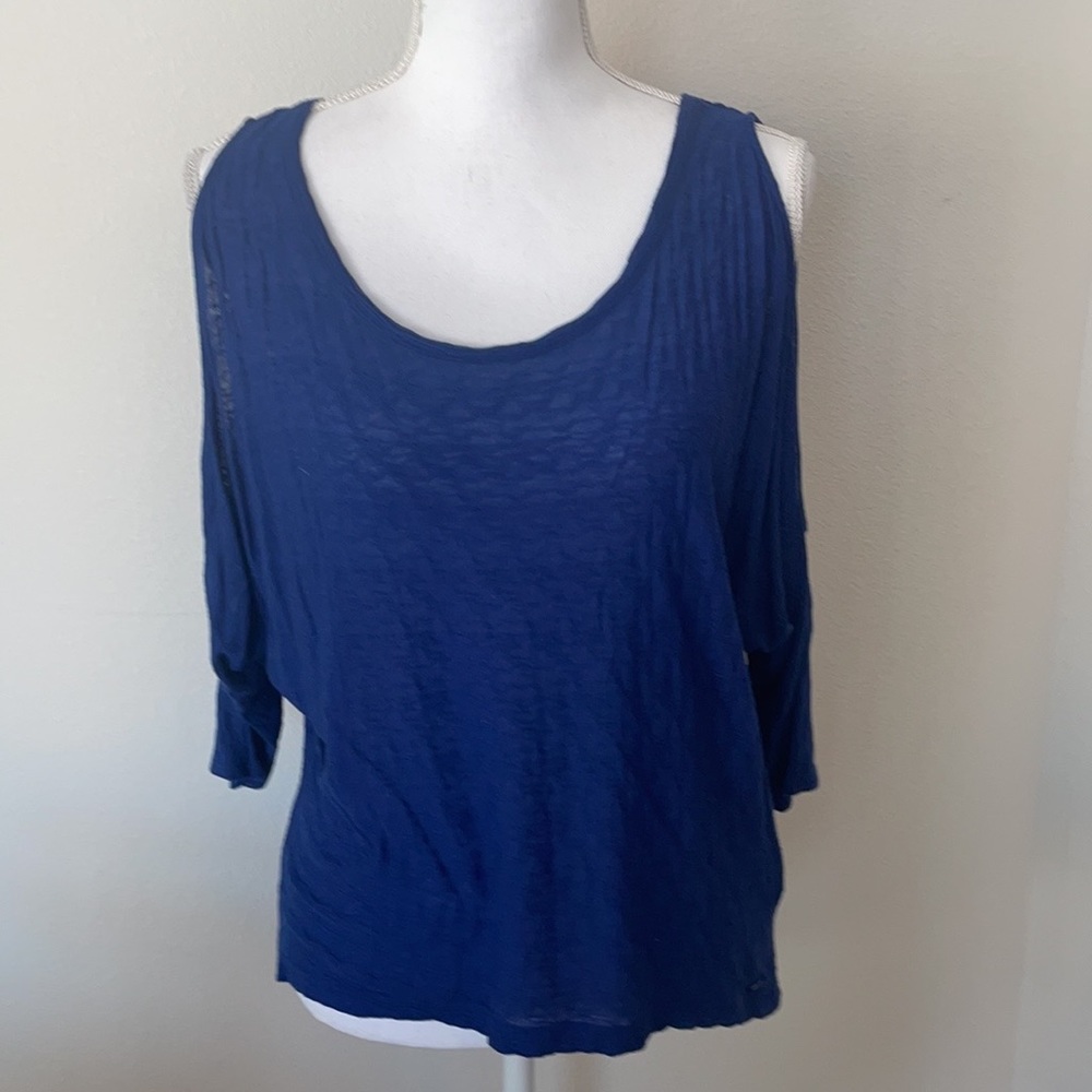 Guess Cold Shoulder Top